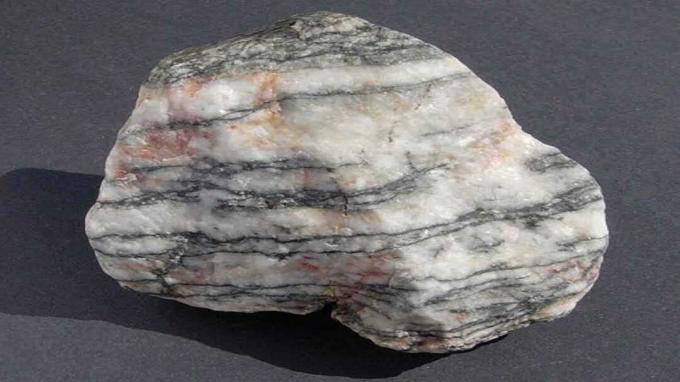 أمثلة على صخور Gneissmorf Metamorphic